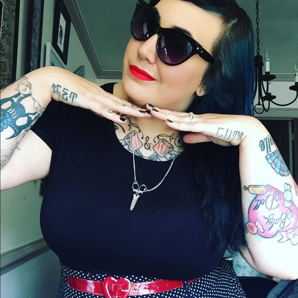 Meet your Posher, Brittni